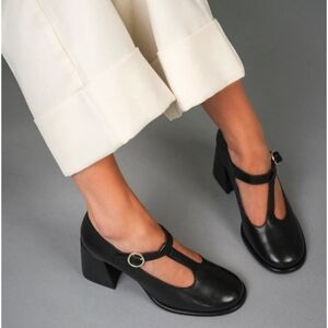 Marc Jacobs Black Leather T-Strap Heels /Mary Jane Women’s Size 37.5